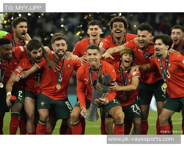 四大足球巨星精彩瞬间对比展现技巧与风采的巅峰对决